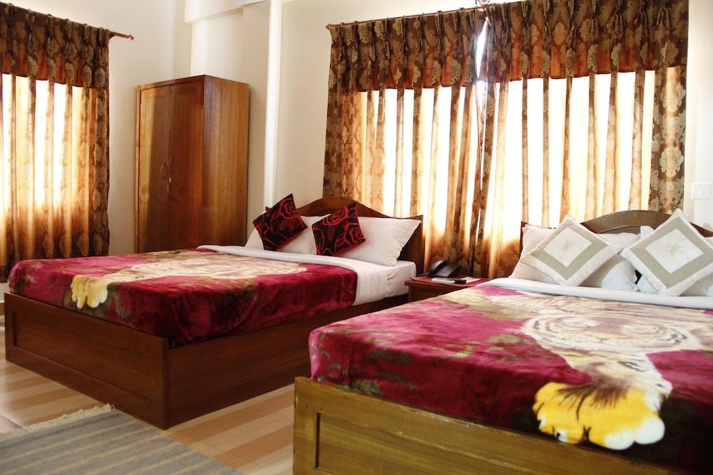 Hotel Asia Похара Екстериор снимка