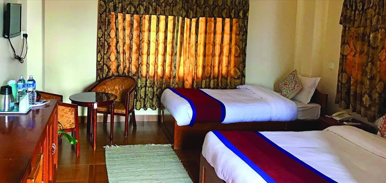 Hotel Asia Похара Екстериор снимка